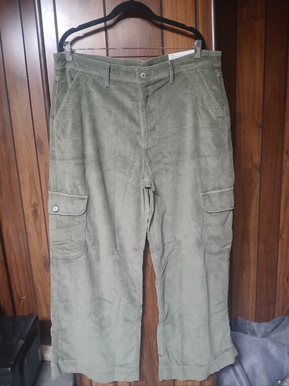 American Eagle Outfitters Olive Cargo Wide Leg Pants with Side Pockets